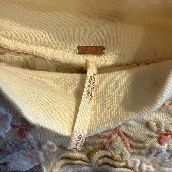 Free People Embroidered Floral Mock Neck Top Boho Long Sleeve Cream - Picture 5 of 5